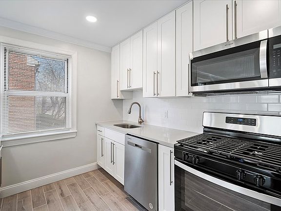 2nd image of 744 Elm Ave #2094230