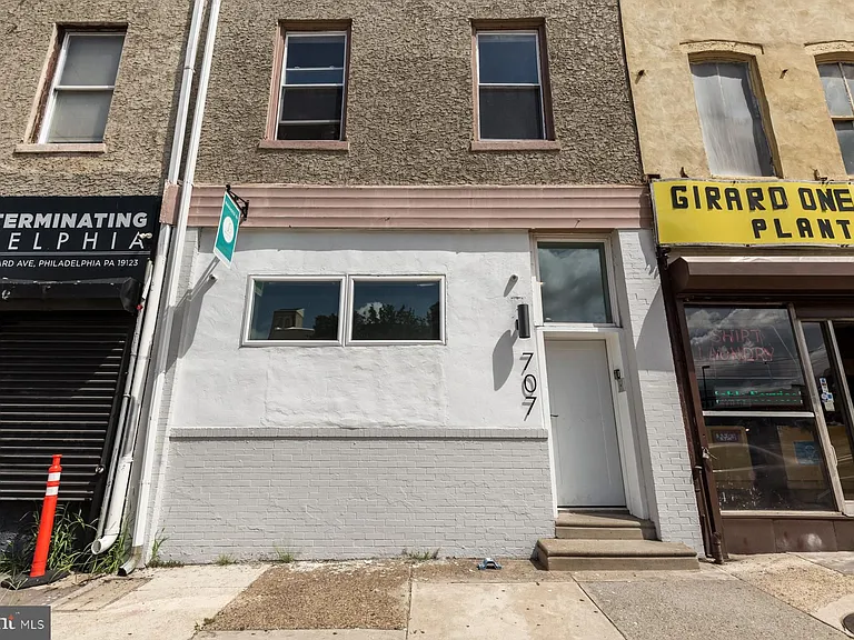 707 W Girard Ave #2F — Photo 33