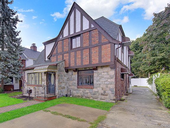 3rd image of 54 Surrey Lane
