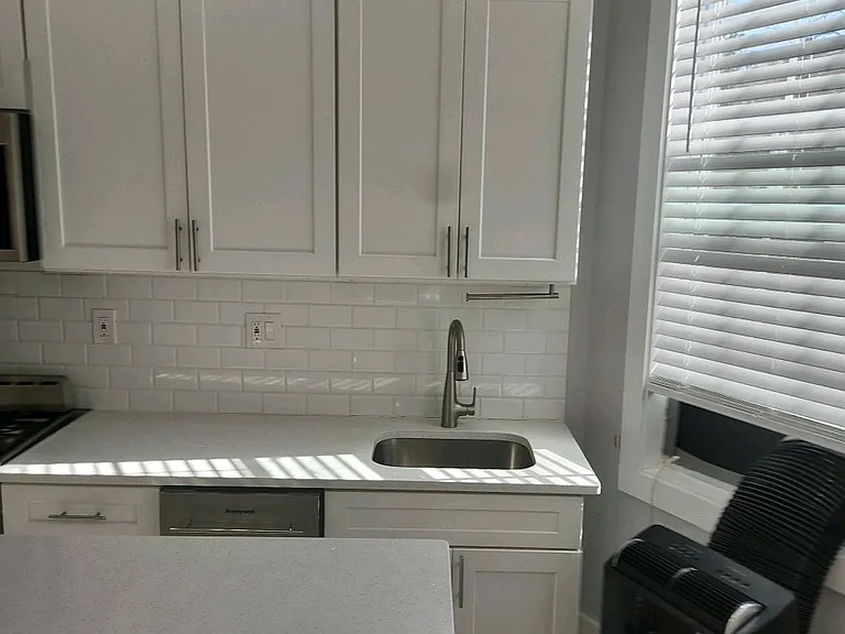 149 Peachtree Cir NE #11 — Photo 5