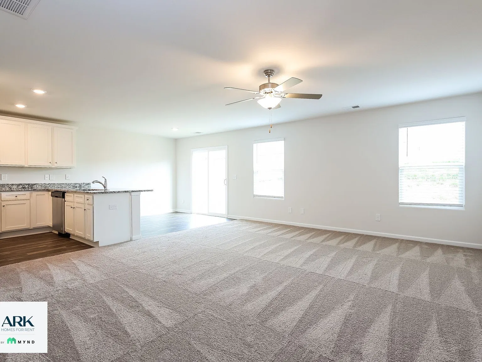 3 bed, 2.5 bath, 1679 sqft, $1,695 — Photo 4