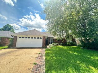 5721 Bluebonnett Dr, Bossier City, LA 71112