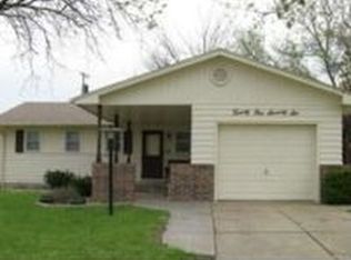 2176 Wesley St, Salina, KS 67401