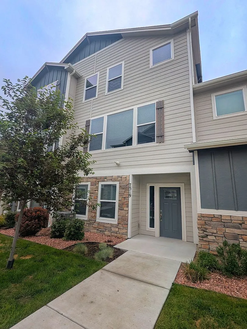 Three Bedroom Townhome — Photo 1