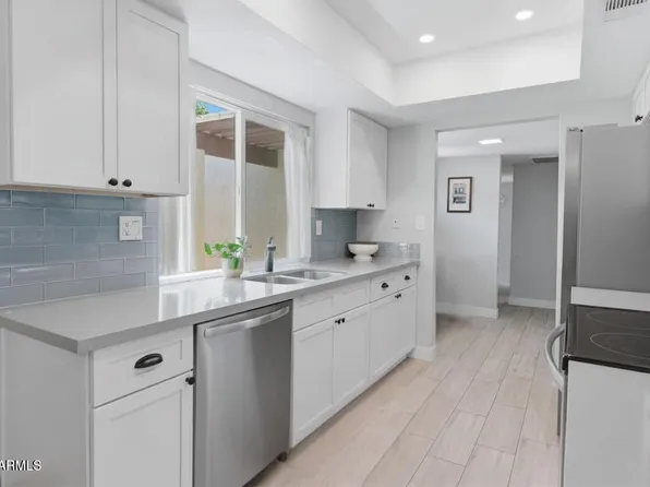 2926 W LAMAR Road, Phoenix, AZ 85017