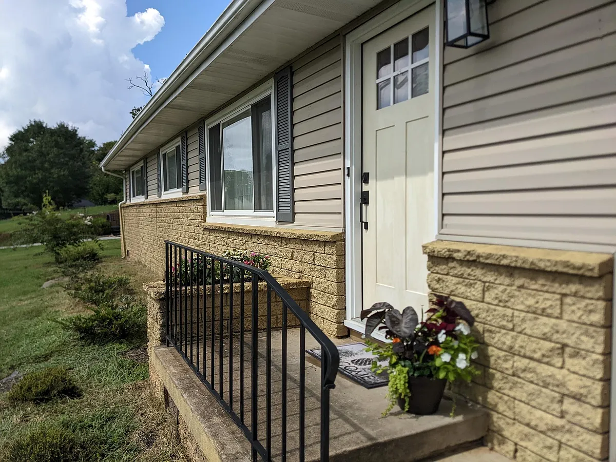 Building Photo - 3313 Valley Forge Dr