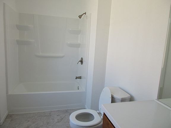 4th image of 1414 W 145th St APT A