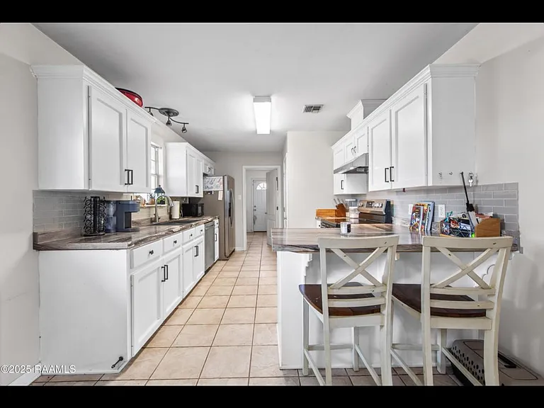 1413 Montagne St — Photo 3