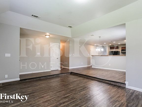 4th image of 15615 Fall Briar Dr