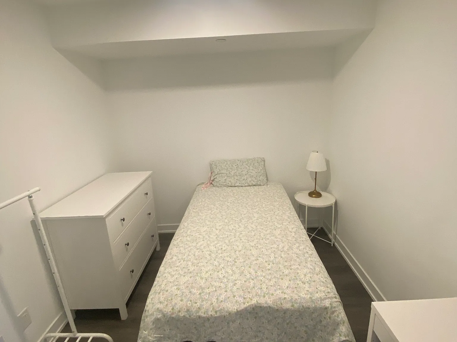 3 bed, $1,050 — Photo 2