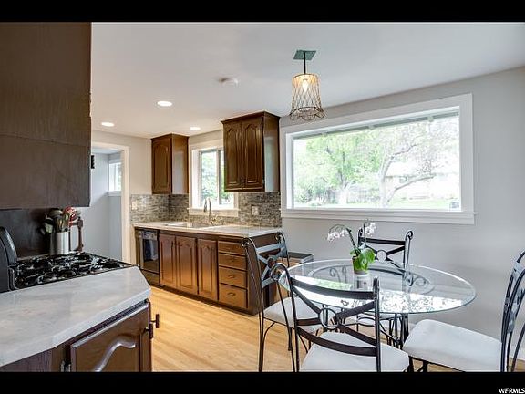 5th image of 4224 S Sunset View Dr