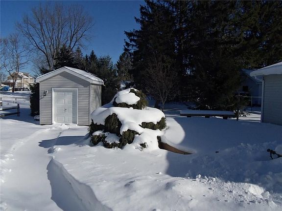 5th image of 4 Pettit Pl