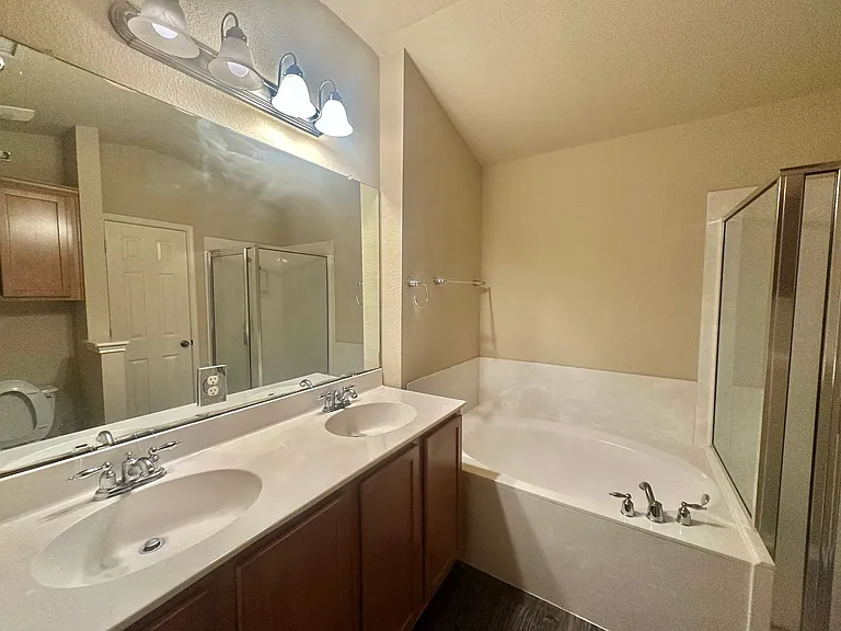 210 Lollipop Ln — Photo 11