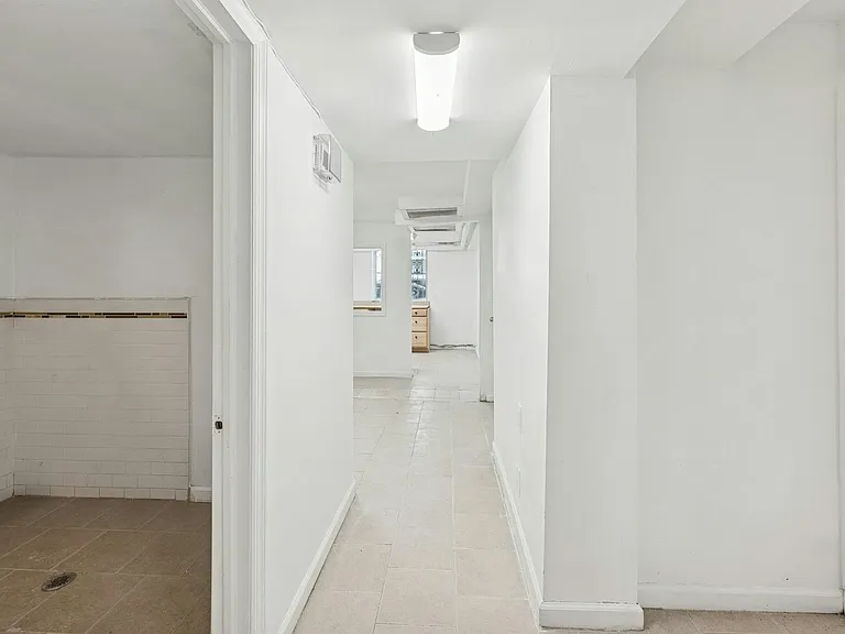 1549 Selwyn Ave #THE — Photo 5