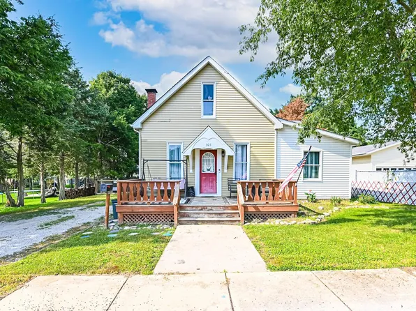 305 W Hill St, Eureka, IL 61530