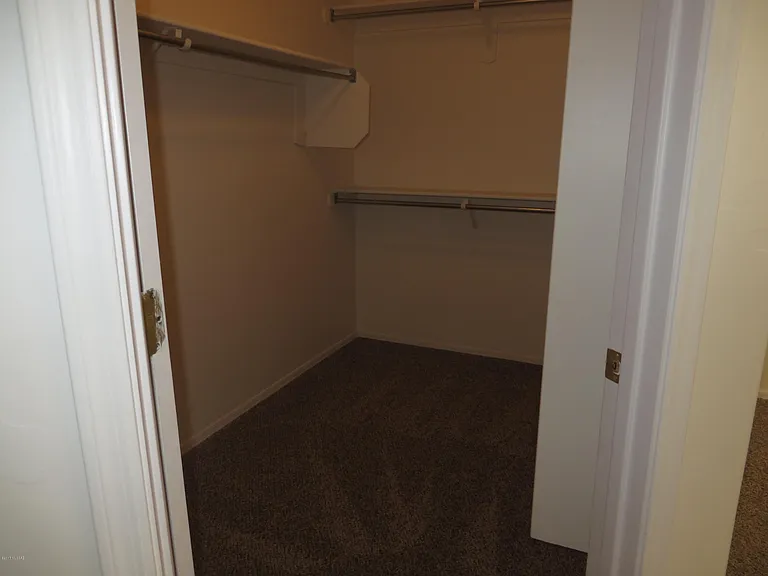 570 W Faith Dawn Ct — Photo 9
