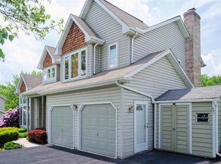25 Gary Player Dr, Etters, PA 17319