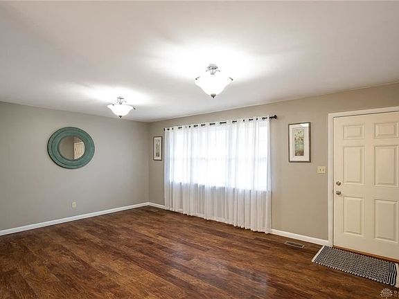 3rd image of 1359 Eileen Dr