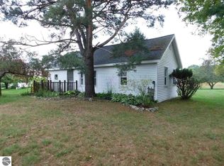 10428 Puffer Rd SW, Fife Lake, MI 49633