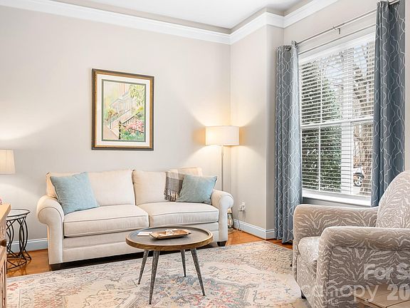 5th image of 15829 Trenton Place Rd