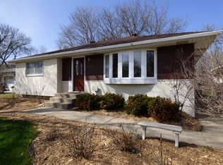 2125 Upper 45th St E, Inver Grove Heights, MN 55077