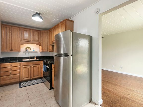 2nd image of 3343 Boundary St