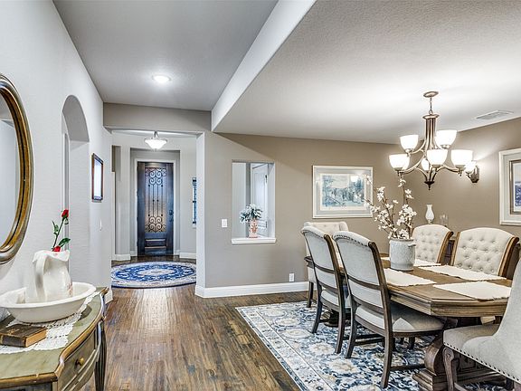 3rd image of 1000 Brenham Dr