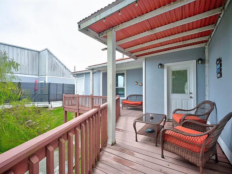 2734 Avenue D — Photo 21