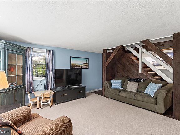 5th image of 2963 Spring Valley Rd