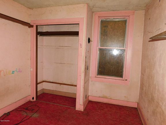 4th image of 137 E Michigan Ave