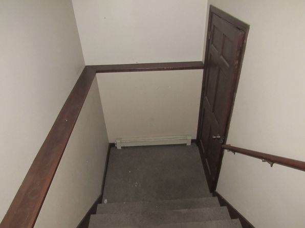 458 Main St #1B