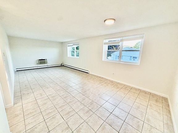 3rd image of 80 Cambridge Rd APT 27
