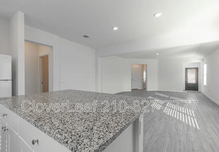 706 Red Field Way — Photo 15