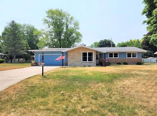 820 E Lilac Rd, Beloit, WI 53511