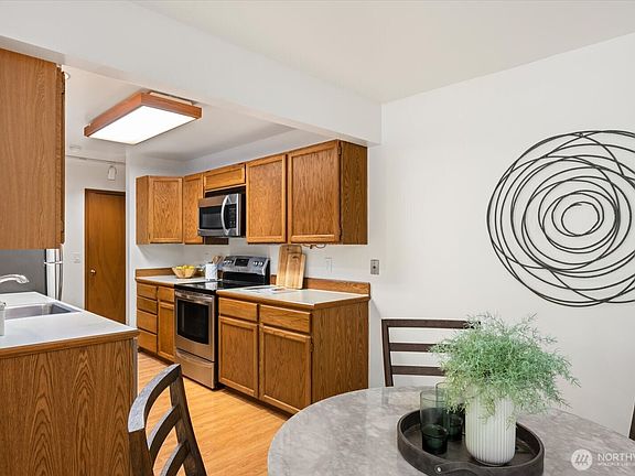 4th image of 12027 15th Avenue NE #305