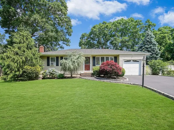 19 Lafayette Avenue, Lake Grove, NY 11755