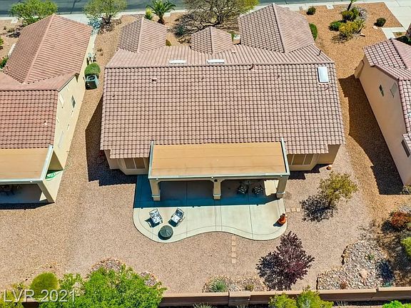 3rd image of 1449 Bonner Springs Dr