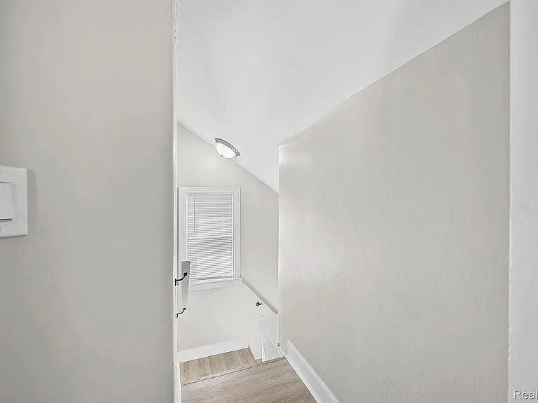 15740 Hartwell St — Photo 20