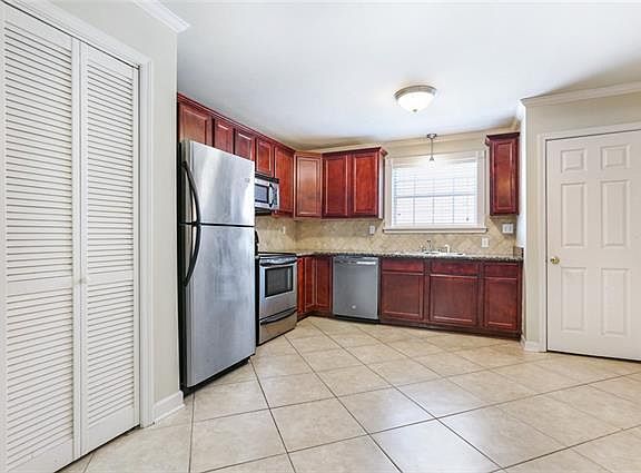 5th image of 3013 Ridgelake Dr APT 205