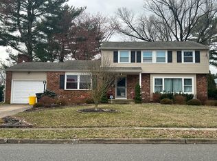 74 Greenwood Dr, Turnersville, NJ 08012