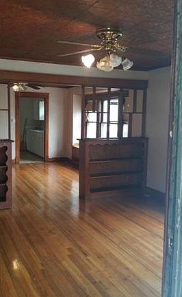 4th image of 3219 Barber Ave