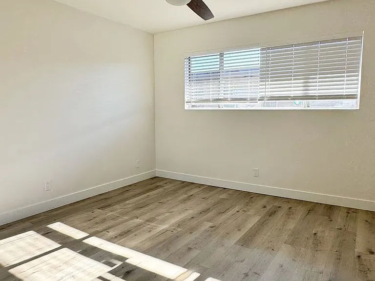 1061 Park Ave #304 — Photo 13