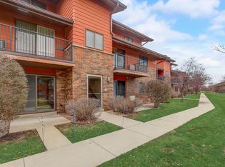 8530 W Waterford Ave APT 4, Greenfield, WI 53228