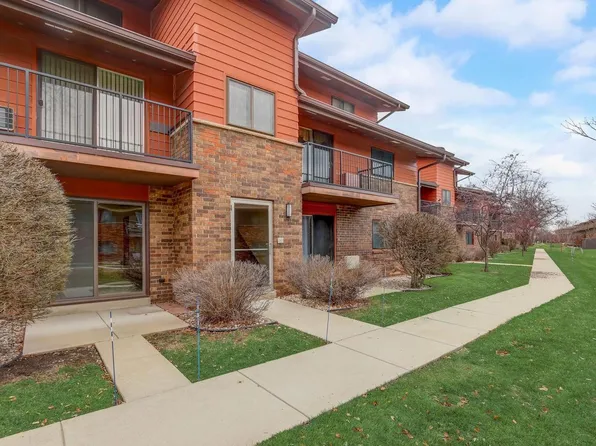8530 West Waterford AVENUE #4, Greenfield, WI 53228