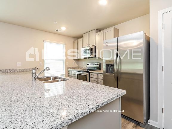 3rd image of 1070 Briar Creek Ct NE