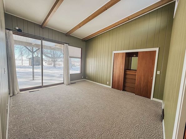 815 4th Ave SE, Hampton, IA 50441