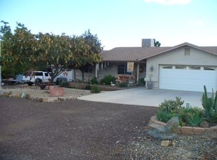 17621 E Trails End Rd, Mayer, AZ 86333
