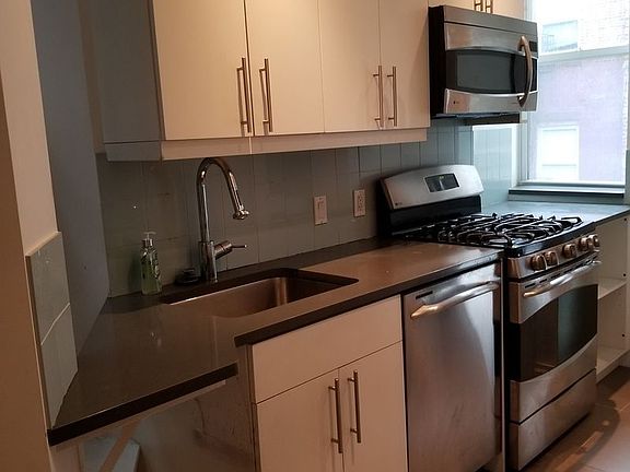 4th image of 72 Charles St APT 2E