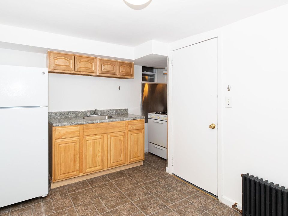 1st image of E226 Bronx Blvd