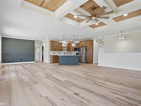 5th image of 507 Sunset Dr